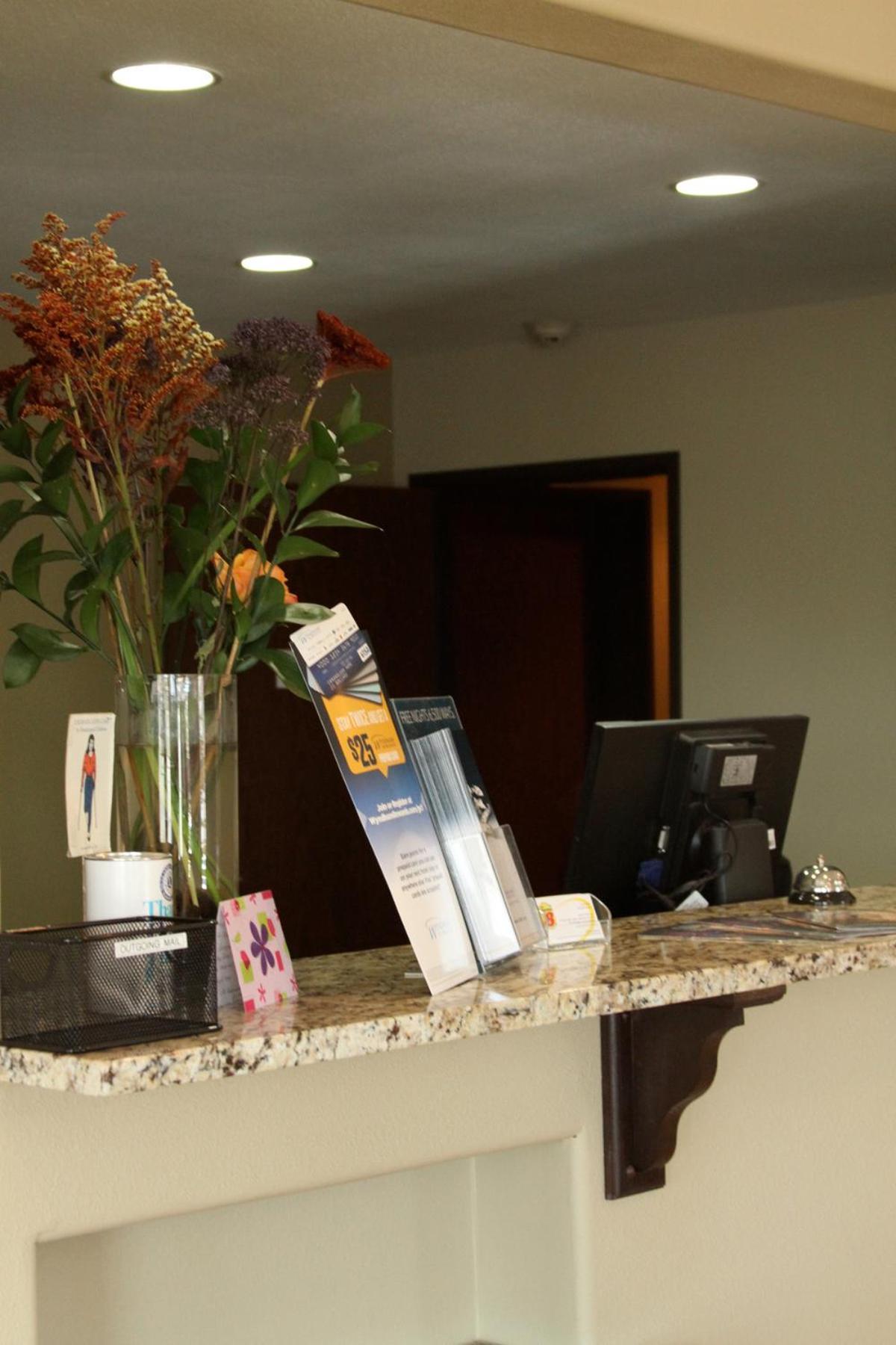 Motel Super 8 By Wyndham Montrose Extérieur photo